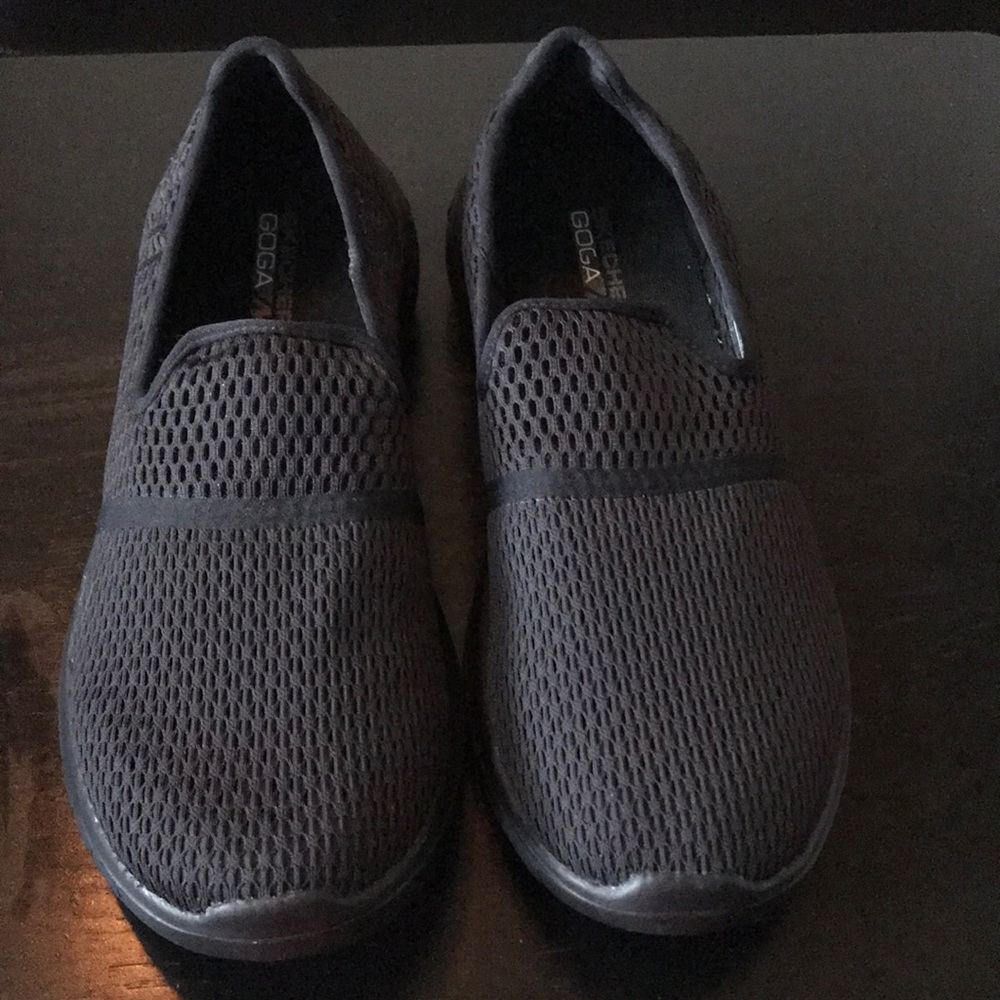 Sketchers GOGA MAX GO FLEX Walking Shoes